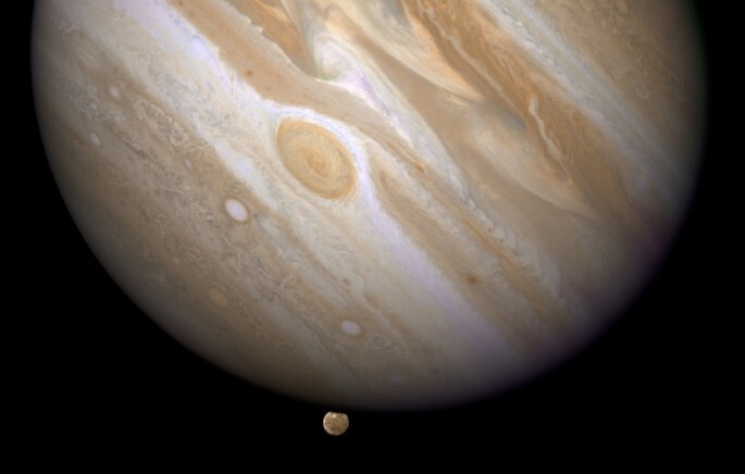 [Video] A huge UFO spotted on Jupiter in a NASA image, sparking debate 2