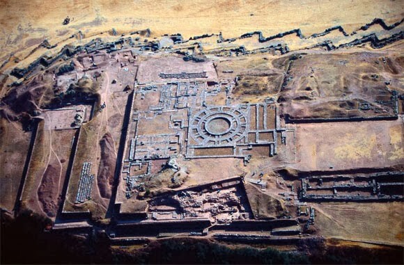 10 Ancient Sites Believed to Have Been Built by Aliens 2