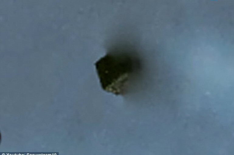 Black 'Cube' UFO hurtles out of over El Paso - Aliens or a hoax? 5