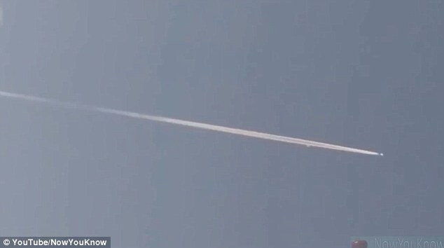 Bizarre footage of UFO speeds after passenger jet 1