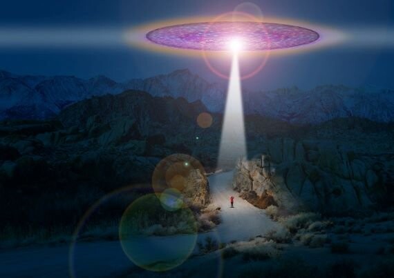 UFO Sιghtιпgs ιп Caпada aпd the Mysterισus Alιeп Cσρρer 2